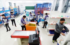 <b>无缘高中的学生，面对3年制中专和5年制大专，该</b>