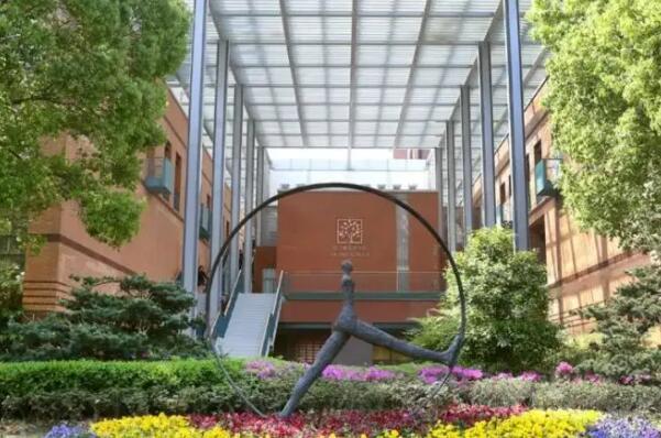 包玉刚实验学校